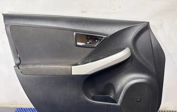 Toyota Prius (XW30) Front door card panel trim 67778