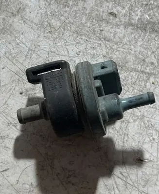 Volkswagen Polo III 6N 6N2 6NF Valve vacuum 054133459B