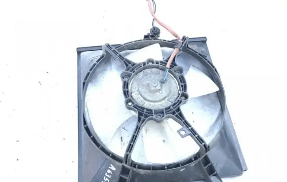 Mitsubishi Carisma Radiator cooling fan shroud