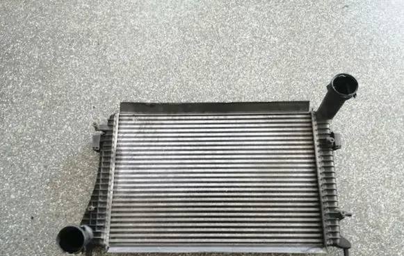 Volkswagen PASSAT B6 Intercooler radiator 3C0145803E