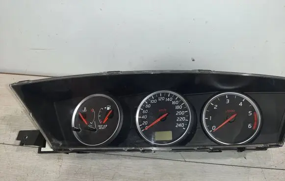 Nissan Primera Speedometer (instrument cluster) Au881