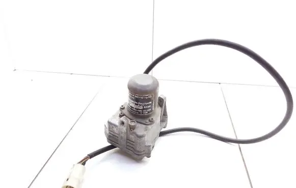 Mercedes-Benz E W210 Coolant heater control valve 40820114 KBAABE95004
