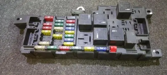 Volvo S60 Fuse box set 518828108 30728008-DIEP2X