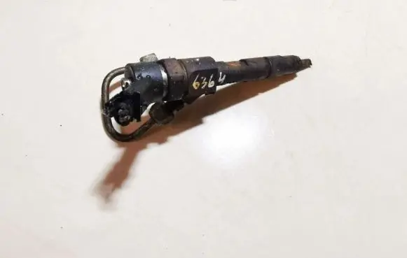 Renault Laguna II Fuel injector 0445110021 7700111014