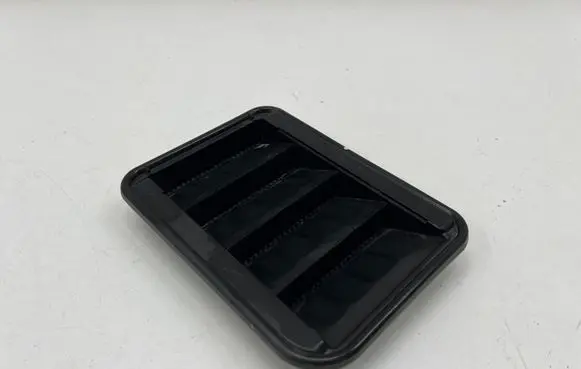 BMW 2 Active Tourer U06 Quarter panel pressure vent 6082901 60829010