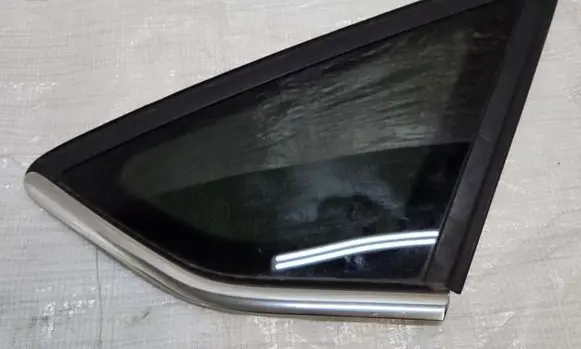 Ford Focus Rear side window