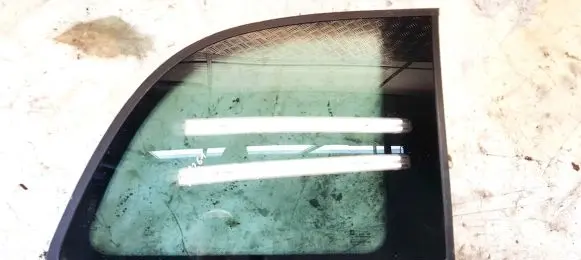 Opel Zafira A Rear side window