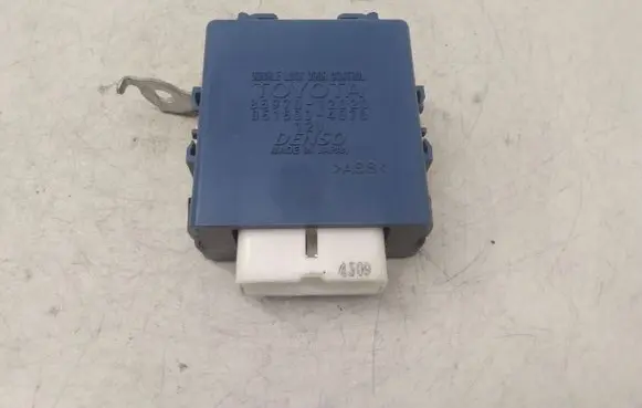Toyota Auris 150 Door central lock control unit/module 8597012020 0515004070