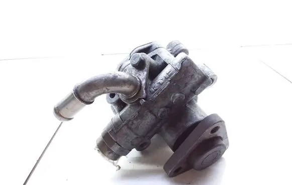 Volkswagen PASSAT B5.5 Power steering pump 6D0145177Q