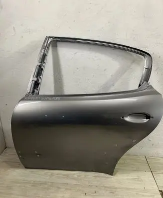 Maserati Quattroporte Rear door