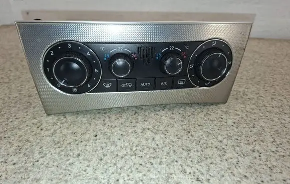 Mercedes-Benz C W203 Climate control unit A2038303485 F112672 F011500039
