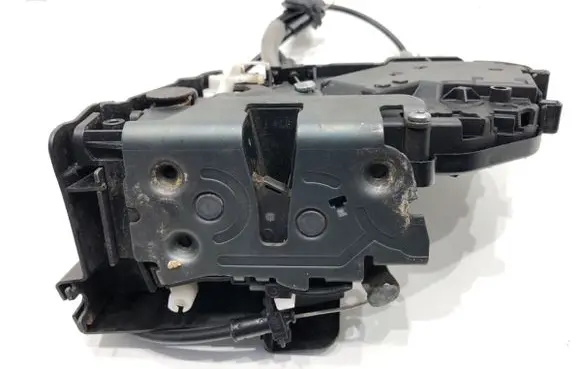 Volvo S80 Front door lock 30699407