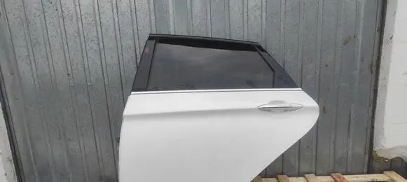 Hyundai i40 Rear door 