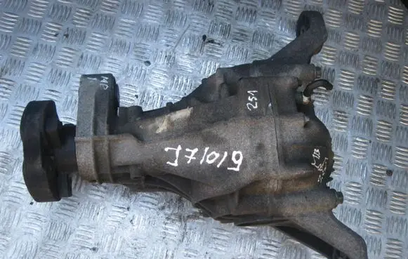 Mercedes-Benz R W251 Rear differential J7/019