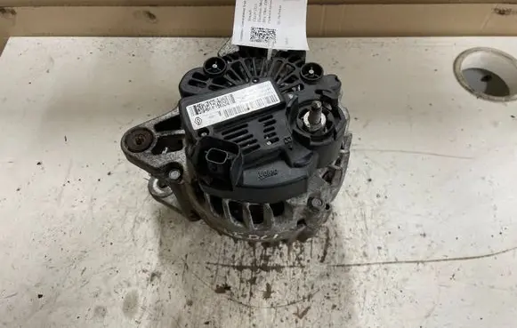Renault Clio IV Generator/alternator 2627732A 2115195140 2310013