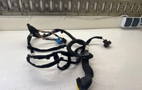 Opel Vivaro Front door wiring loom 8200488928 93856543 OP3213