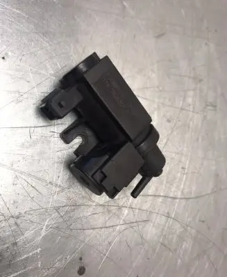 BMW 7 F01 F02 F03 F04 Turbo solenoid valve 7626351