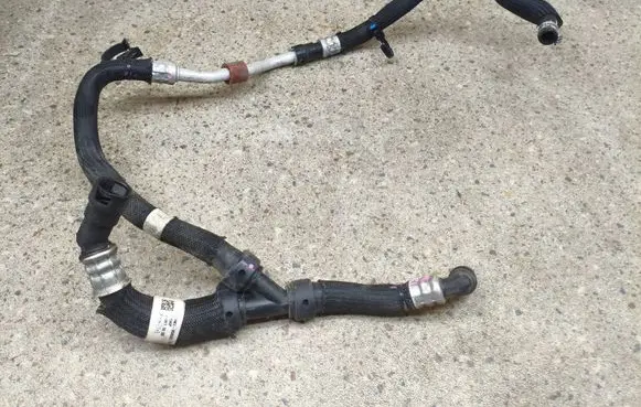 Ford Explorer VI Engine coolant pipe/hose L1M380033FBE 156P 1M38D033FBE