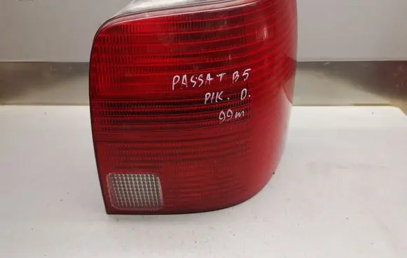Volkswagen PASSAT B5 Rear/tail lights