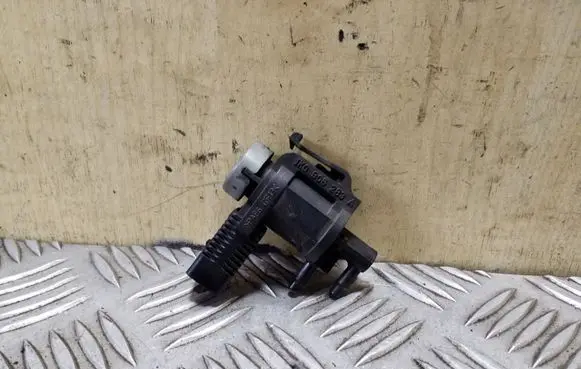 Volkswagen Polo V 6R Turbo solenoid valve 1K0906283A