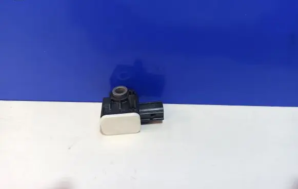 Volvo S60 Airbag deployment crash/impact sensor 31334336