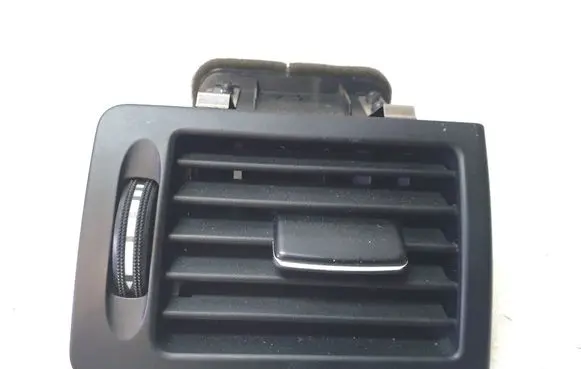 Mercedes-Benz C W204 Dashboard side air vent grill/cover trim A2048300854