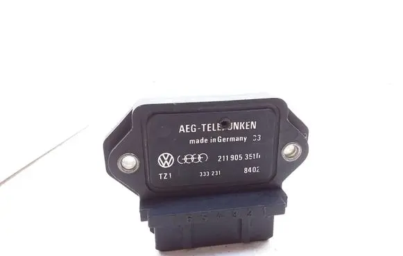 Audi 80 90 B3 Ignition amplifier control unit 211905351D