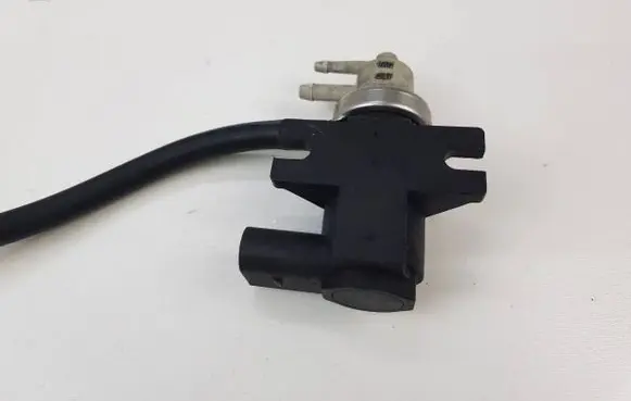 Audi A4 S4 B6 8E 8H Turbo solenoid valve 72290345