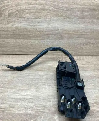 Mercedes-Benz E W211 Fuse module 2115452301 013948421A