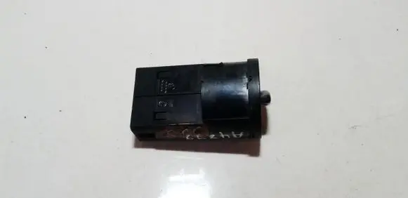 Volkswagen Golf IV Light switch 1C0941531A