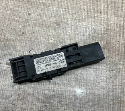 Mercedes-Benz S W220 Airbag deployment crash/impact sensor 0028200826