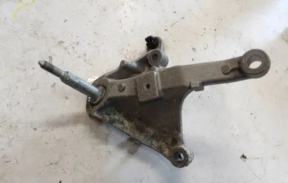 Renault Captur Gearbox mounting bracket 112533062R