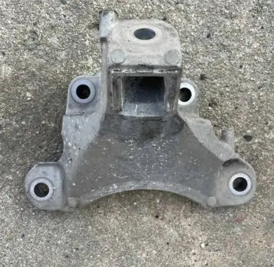 BMW 7 F01 F02 F03 F04 Engine mounting bracket