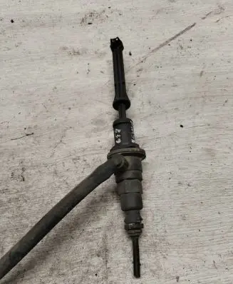 Renault Laguna II Clutch master cylinder 8200019602