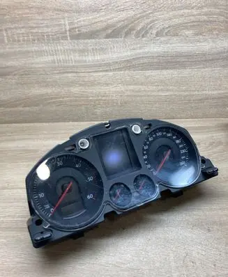 Volkswagen PASSAT B6 Speedometer (instrument cluster) 3C0920870Q