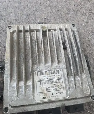 Nissan Note (E11) Engine control unit/module 8200399038