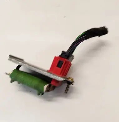 Volkswagen PASSAT B5 Heater blower motor/fan resistor 8D0959263