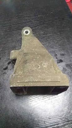Mercedes-Benz Vito Viano W638 Engine mounting bracket 6462230204