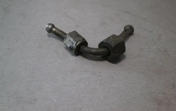 Opel Astra H Fuel injector supply line/pipe 55204104
