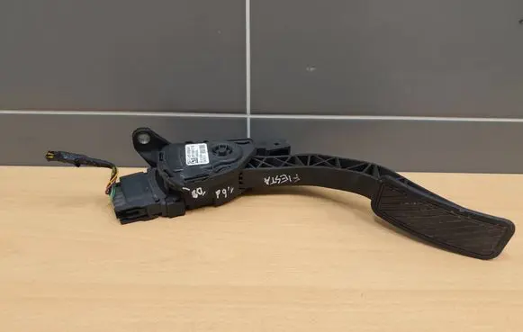 Ford Fiesta Accelerator throttle pedal 6PV00951700 8V219F836AA C95YE01