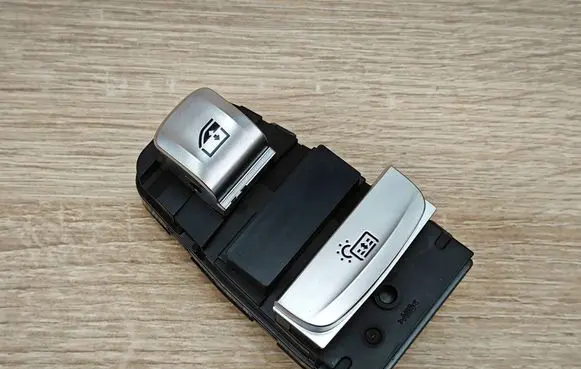 BMW 8 G16 Electric window control switch 7950760