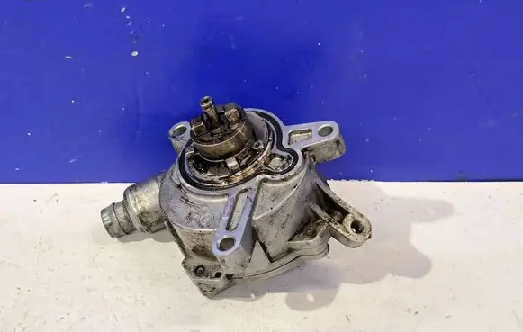 Volvo V70 Vacuum pump 08658230 31375106