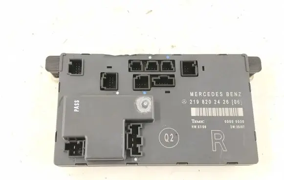 Mercedes-Benz CLS C219 Door control unit/module 2198202426 A2198202426