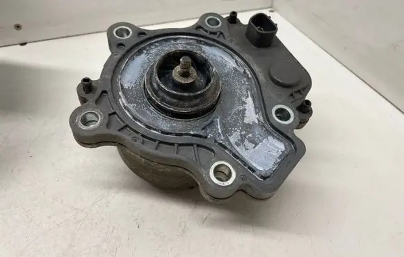 Toyota Auris E180 Water pump