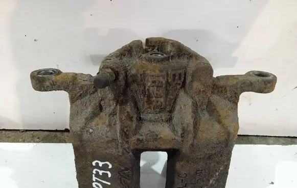 Honda FR-V Front brake caliper 