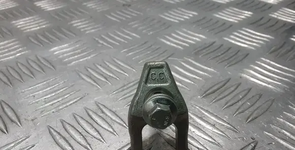 Nissan Navara D23 Fuel Injector clamp holder 