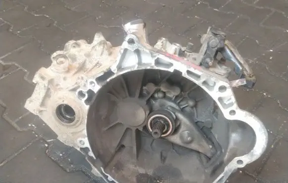 Hyundai ix35 Manual 5 speed gearbox ZG77DJ IMPRK1596965
