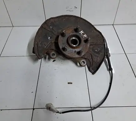 Toyota Avensis T250 Front wheel hub