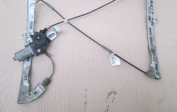 Peugeot 206 CC Front door window regulator with motor