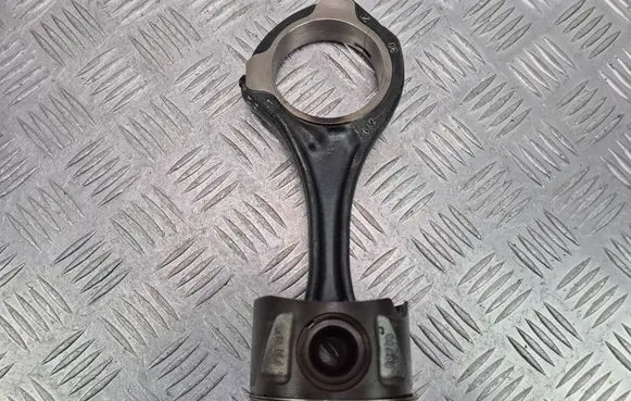 Mercedes-Benz E W212 Piston with connecting rod 8370B
